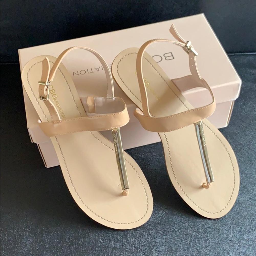 BCBG Eneration neutral baige Sandals